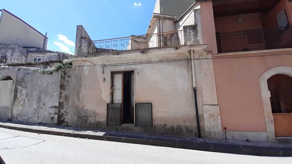 casa indipendente in vendita a Palazzolo Acreide