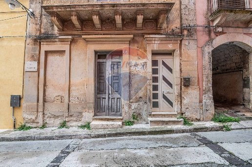 casa indipendente in vendita a Palazzolo Acreide