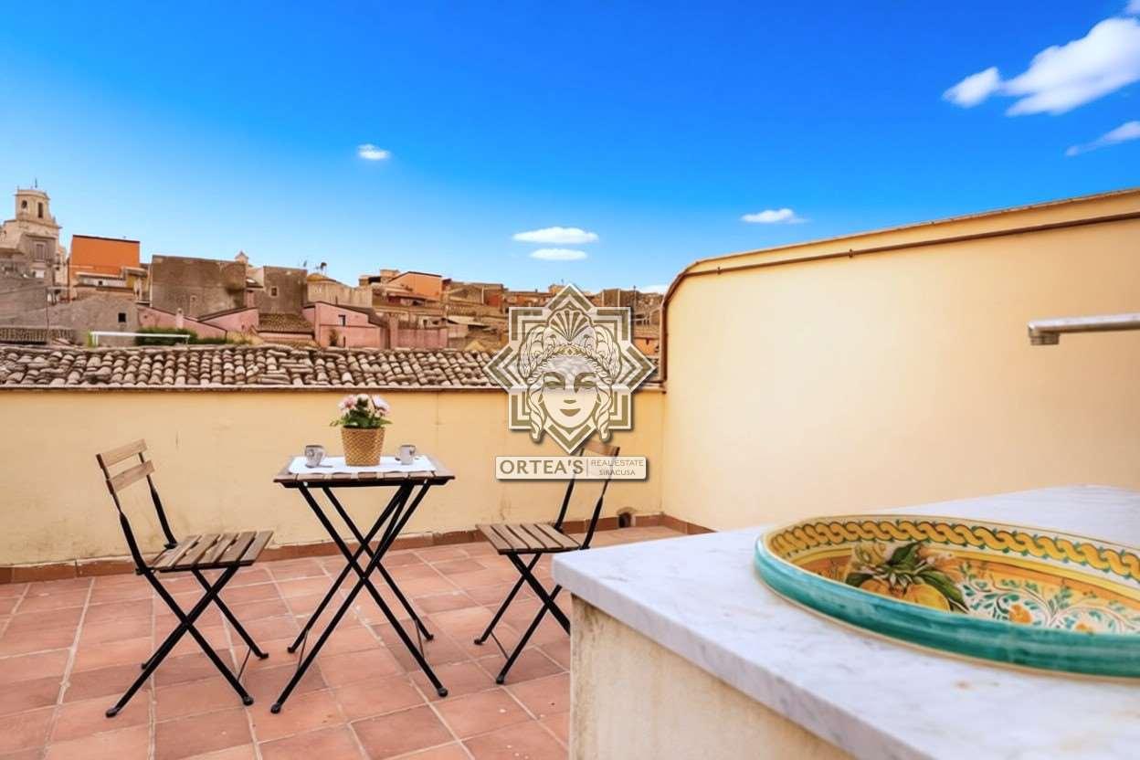 intera palazzina in vendita a Palazzolo Acreide