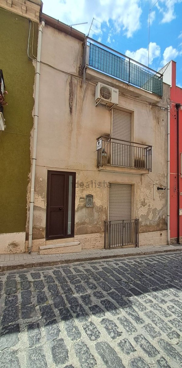 casa indipendente in vendita a Palazzolo Acreide