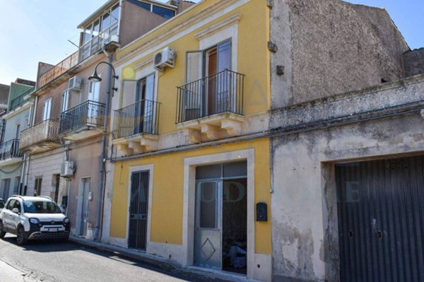 casa indipendente in vendita a Palazzolo Acreide