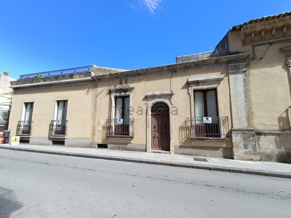 casa indipendente in vendita a Palazzolo Acreide