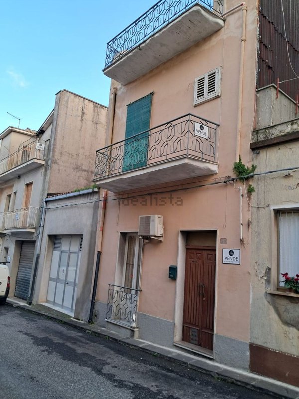 casa indipendente in vendita a Palazzolo Acreide