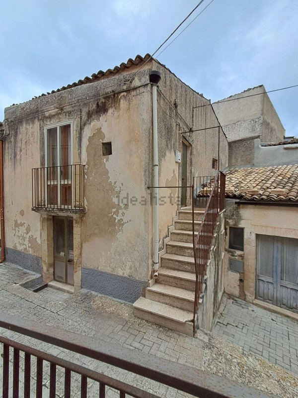 casa indipendente in vendita a Palazzolo Acreide