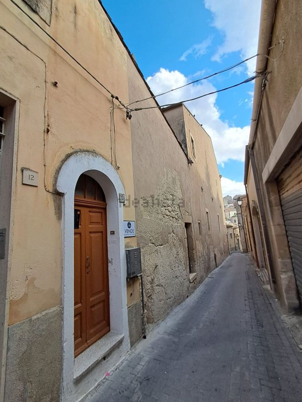 casa indipendente in vendita a Palazzolo Acreide