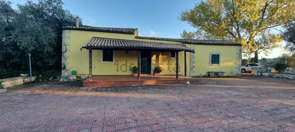 casa indipendente in vendita a Palazzolo Acreide