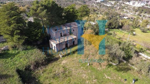 esavano in vendita a Palazzolo Acreide