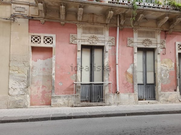 casa indipendente in vendita a Palazzolo Acreide