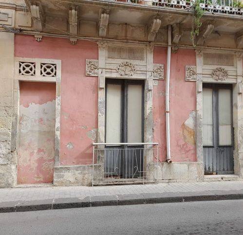 casa indipendente in vendita a Palazzolo Acreide