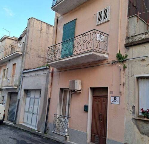 casa indipendente in vendita a Palazzolo Acreide