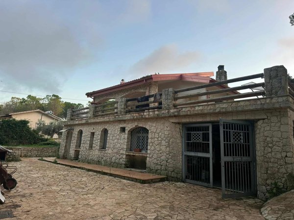 casa indipendente in vendita a Palazzolo Acreide