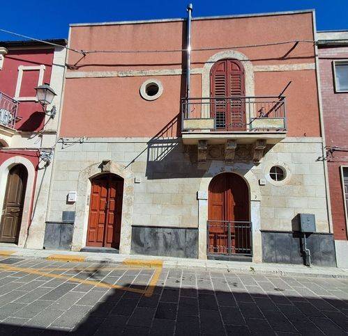 casa indipendente in vendita a Palazzolo Acreide