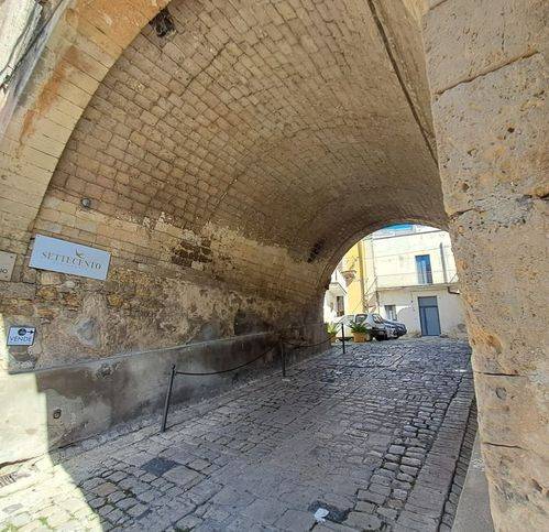 casa indipendente in vendita a Palazzolo Acreide