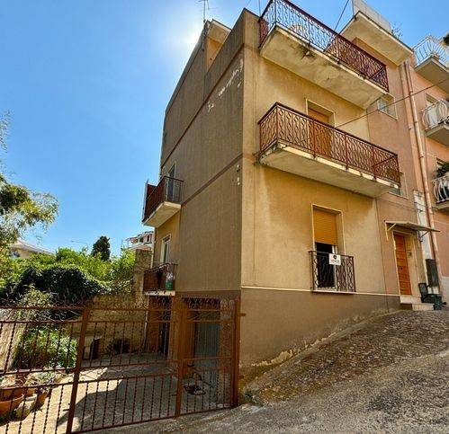 casa indipendente in vendita a Palazzolo Acreide