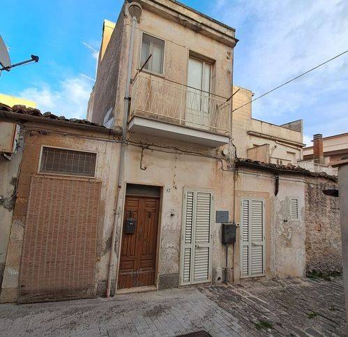 casa indipendente in vendita a Palazzolo Acreide