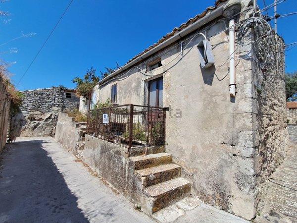 casa indipendente in vendita a Palazzolo Acreide