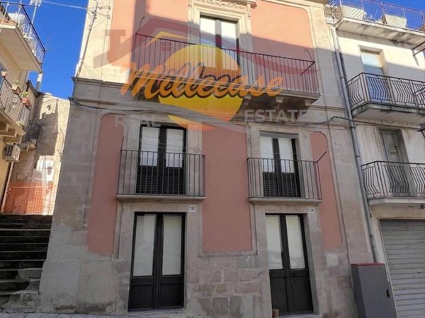 casa indipendente in vendita a Palazzolo Acreide