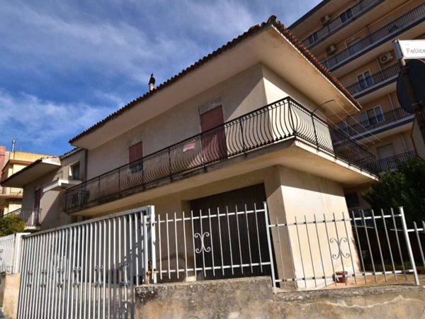 casa indipendente in vendita a Palazzolo Acreide