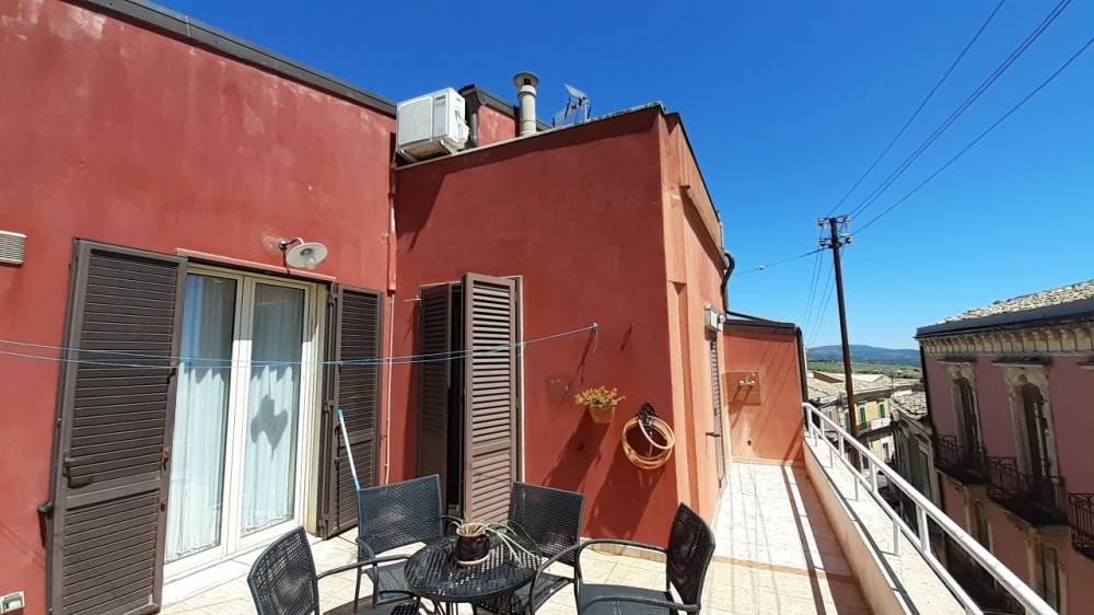 casa indipendente in vendita a Palazzolo Acreide