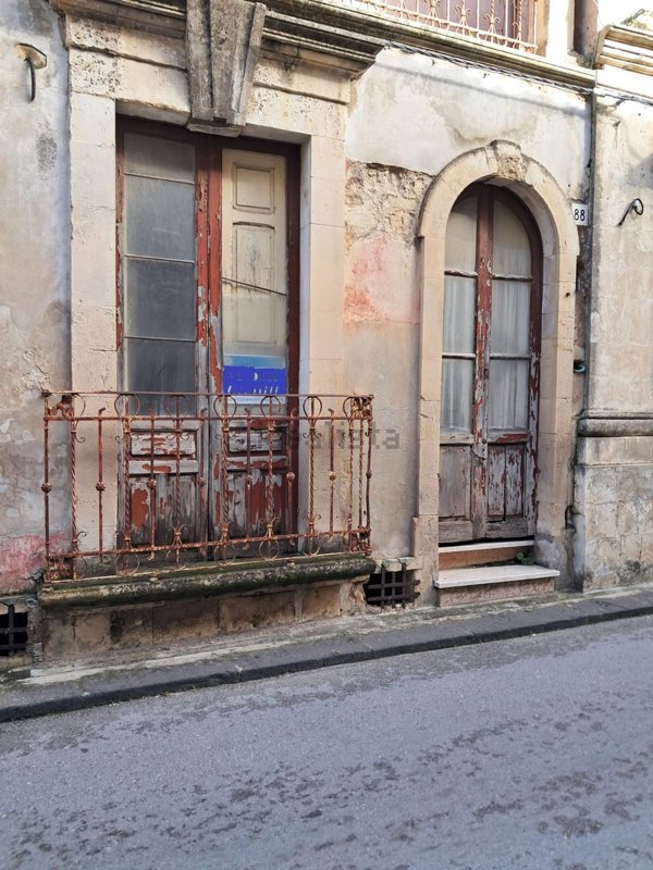 casa indipendente in vendita a Palazzolo Acreide