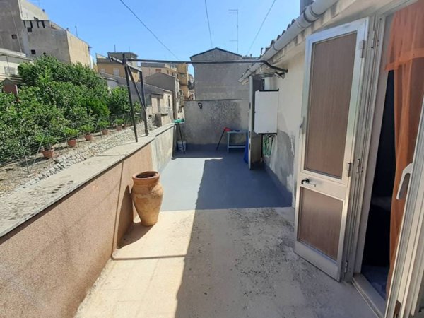 casa indipendente in vendita a Palazzolo Acreide