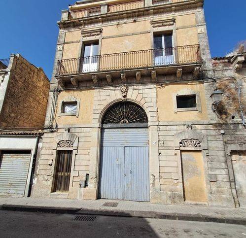 casa indipendente in vendita a Palazzolo Acreide