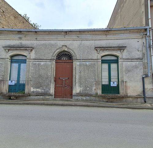 casa indipendente in vendita a Palazzolo Acreide
