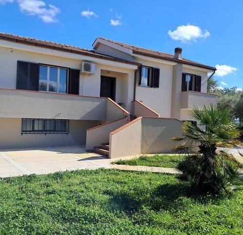 casa indipendente in vendita a Palazzolo Acreide