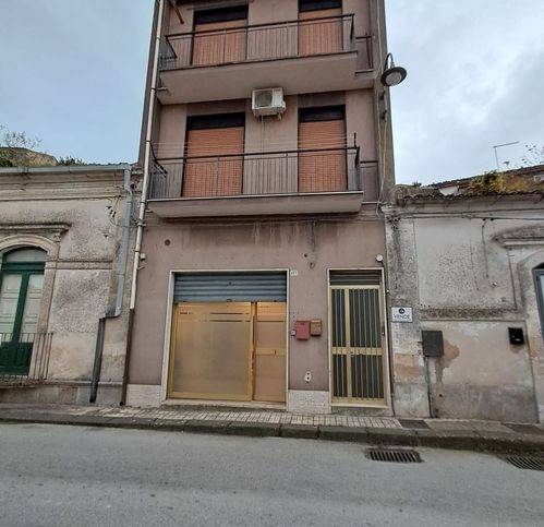 intera palazzina in vendita a Palazzolo Acreide