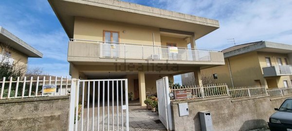 casa indipendente in vendita a Palazzolo Acreide