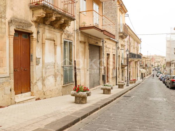 casa indipendente in vendita a Palazzolo Acreide