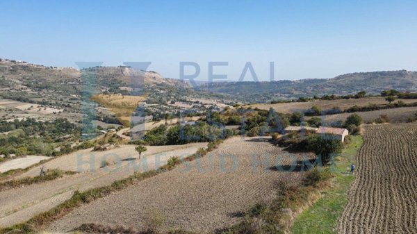 pentavano in vendita a Palazzolo Acreide