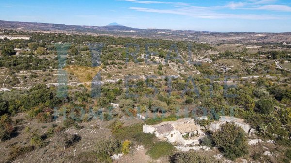 casa indipendente in vendita a Palazzolo Acreide