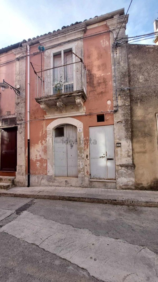 casa indipendente in vendita a Palazzolo Acreide