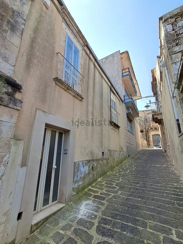 casa indipendente in vendita a Palazzolo Acreide