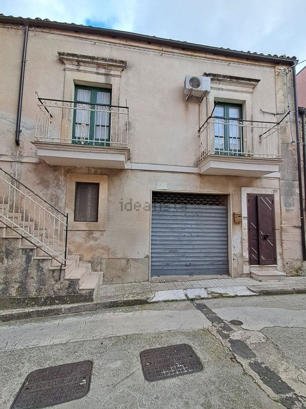 casa indipendente in vendita a Palazzolo Acreide