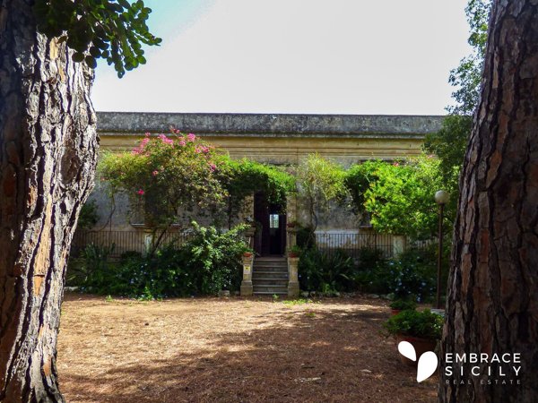 casa indipendente in vendita a Palazzolo Acreide