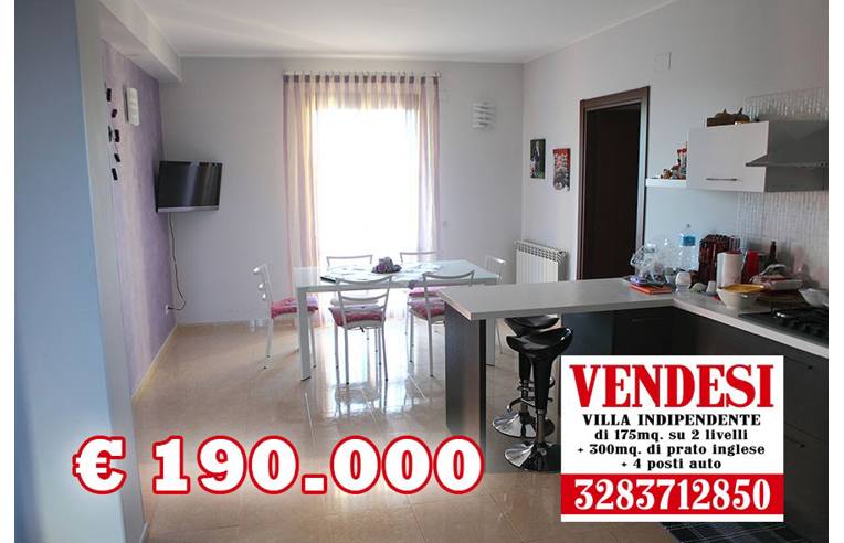 casa indipendente in vendita a Palazzolo Acreide