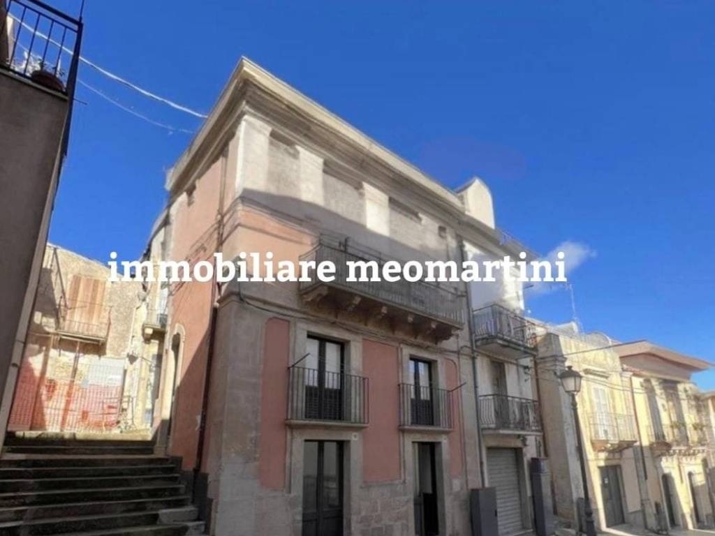 casa indipendente in vendita a Palazzolo Acreide