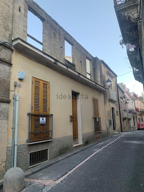 casa indipendente in vendita a Palazzolo Acreide