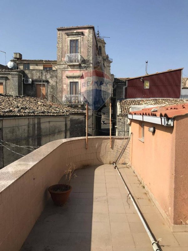 casa indipendente in vendita a Palazzolo Acreide