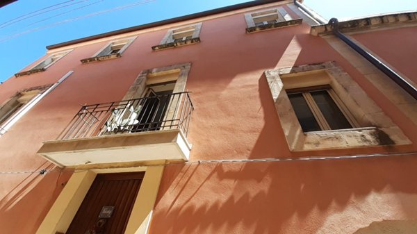esavano in vendita a Palazzolo Acreide