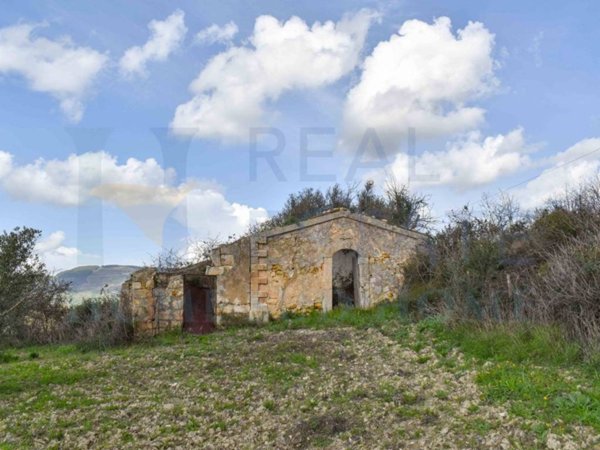 casa indipendente in vendita a Palazzolo Acreide