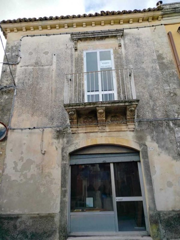casa indipendente in vendita a Palazzolo Acreide