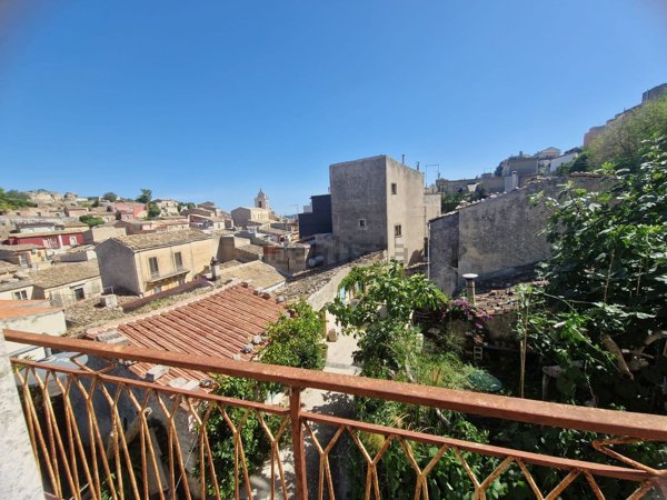 casa indipendente in vendita a Palazzolo Acreide