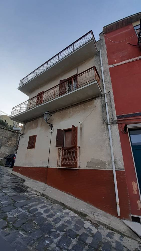 casa indipendente in vendita a Palazzolo Acreide
