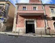 locale commerciale in vendita a Palazzolo Acreide