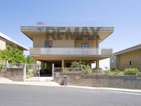 casa indipendente in vendita a Palazzolo Acreide