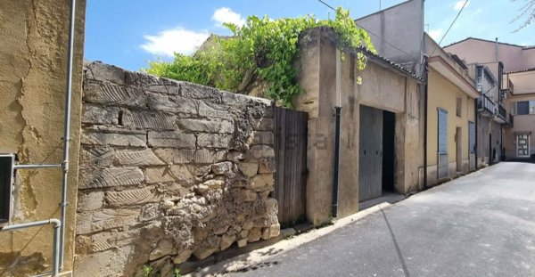 casa indipendente in vendita a Palazzolo Acreide