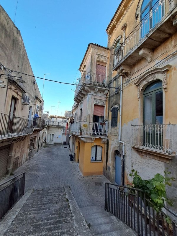 casa indipendente in vendita a Palazzolo Acreide